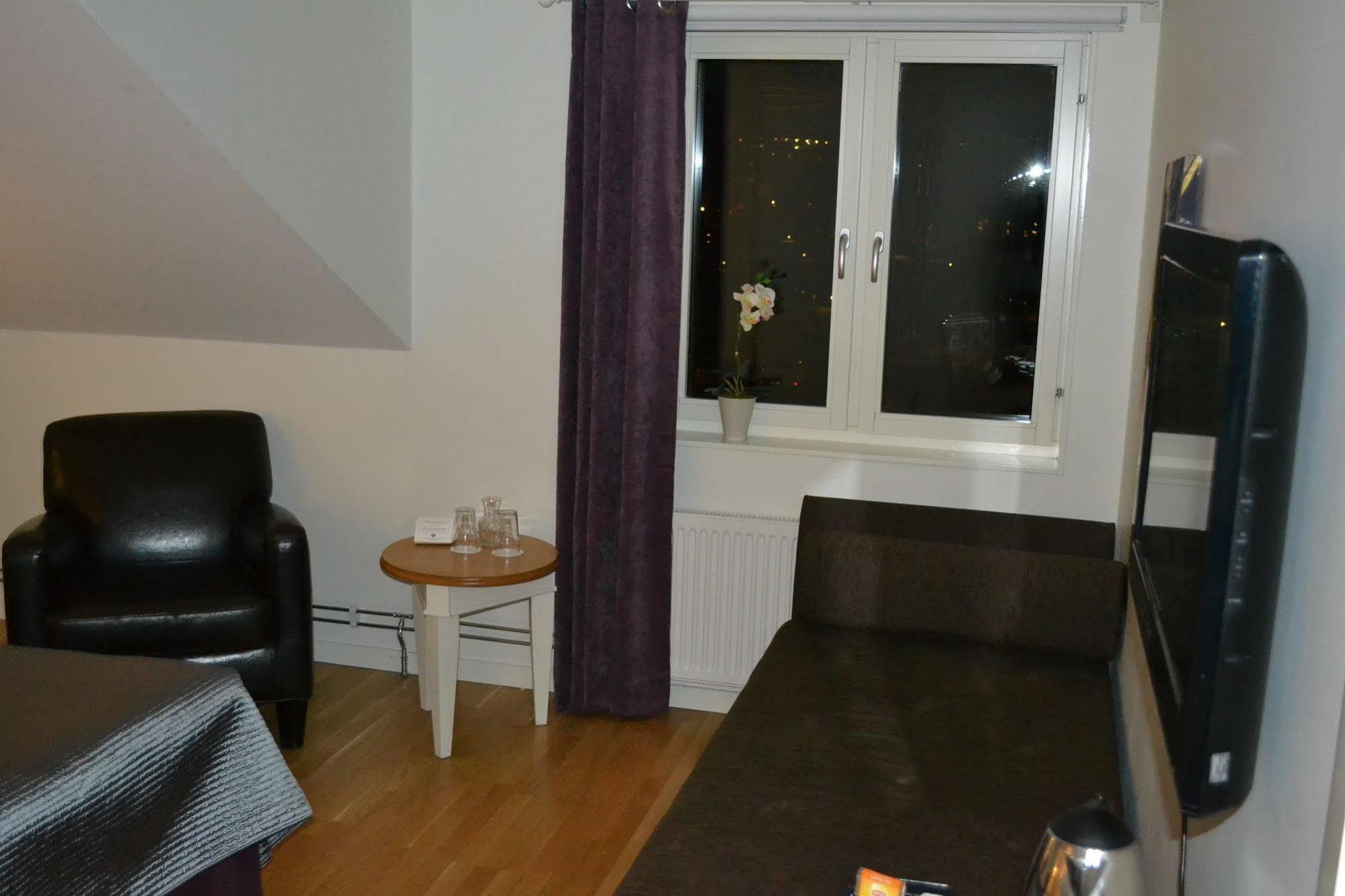 Hotell Nostalgi Motala Extérieur photo